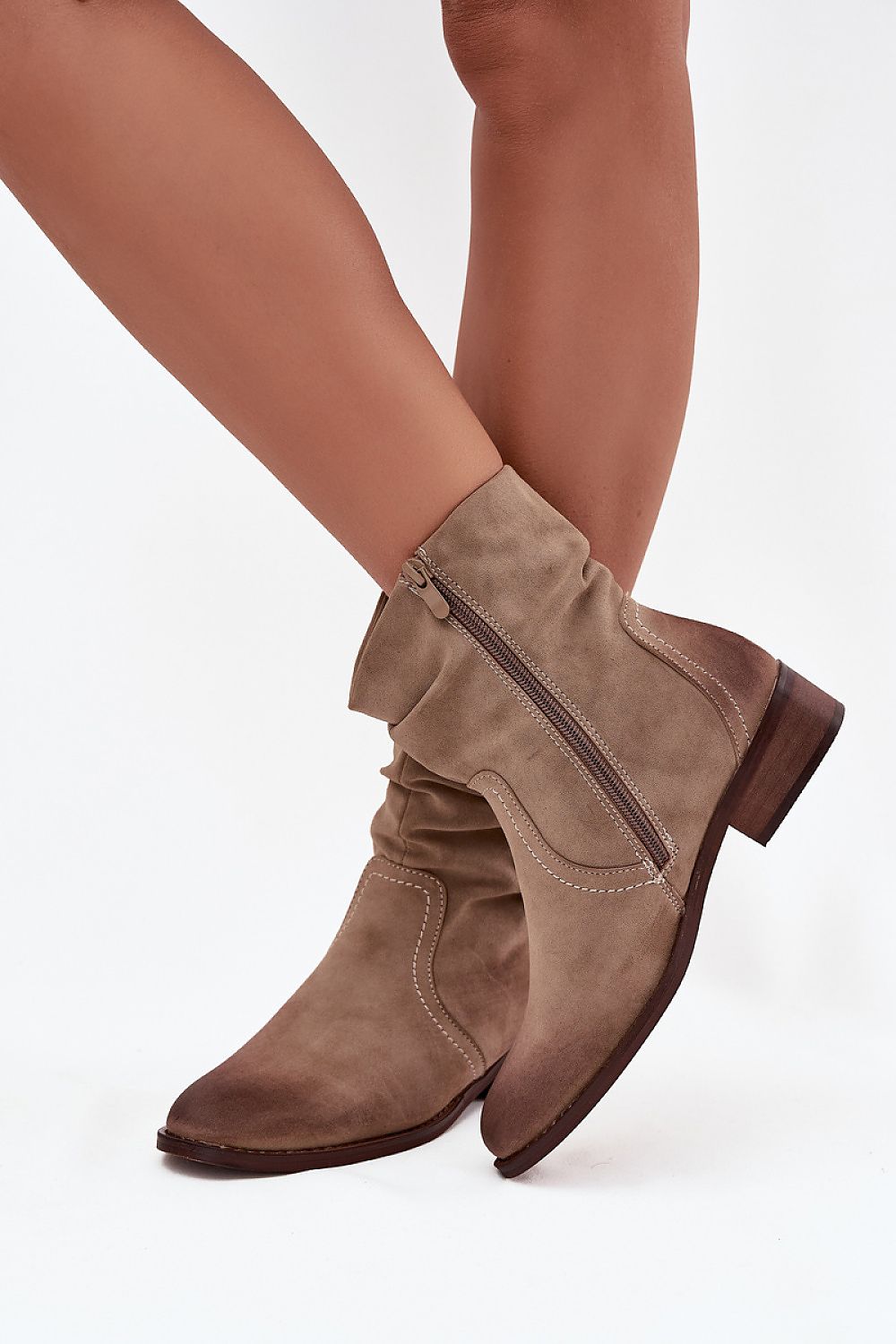 Boots model 220190 Step in style