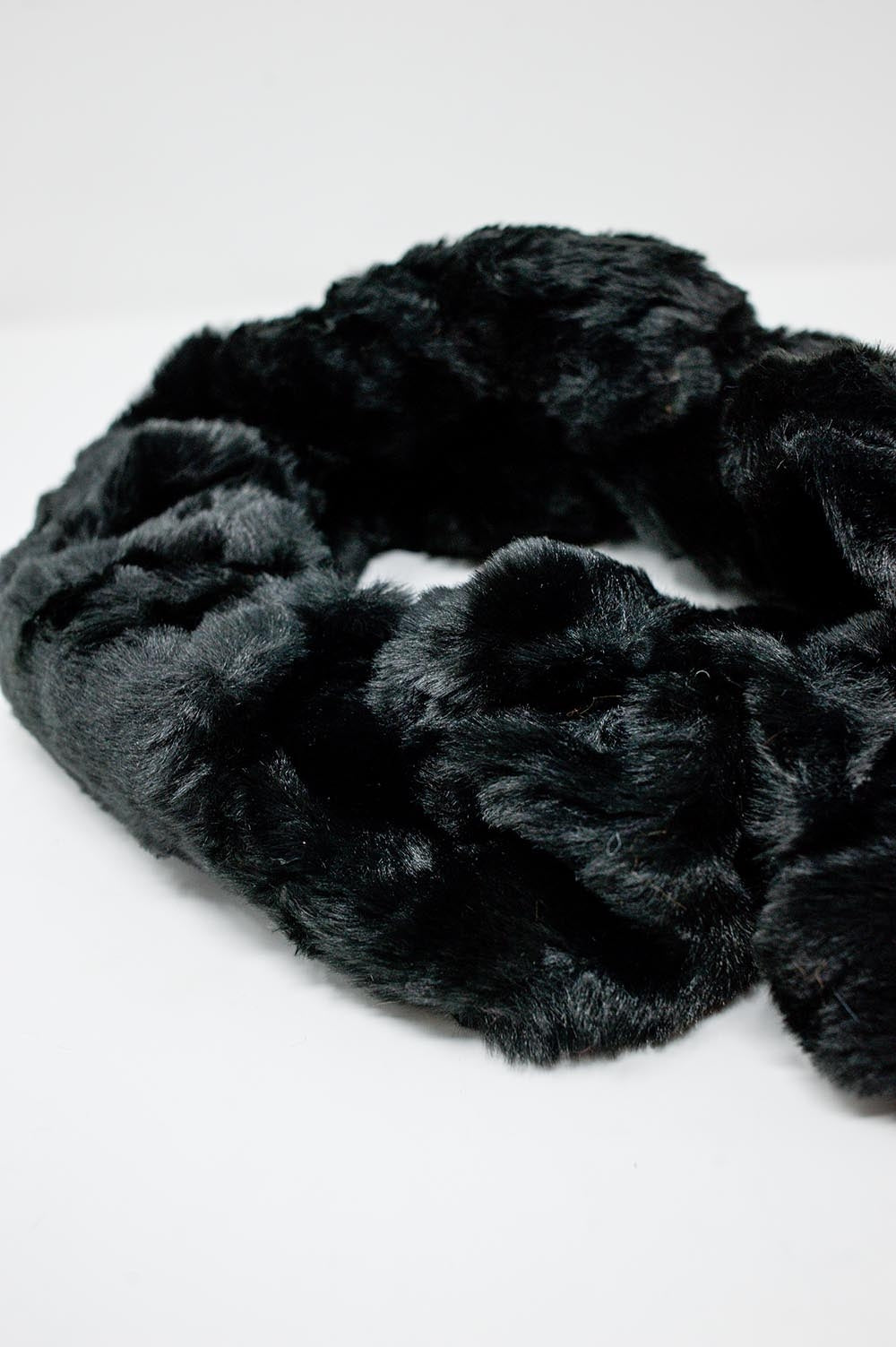 Faux fur collar in black | Just Cool Beans
