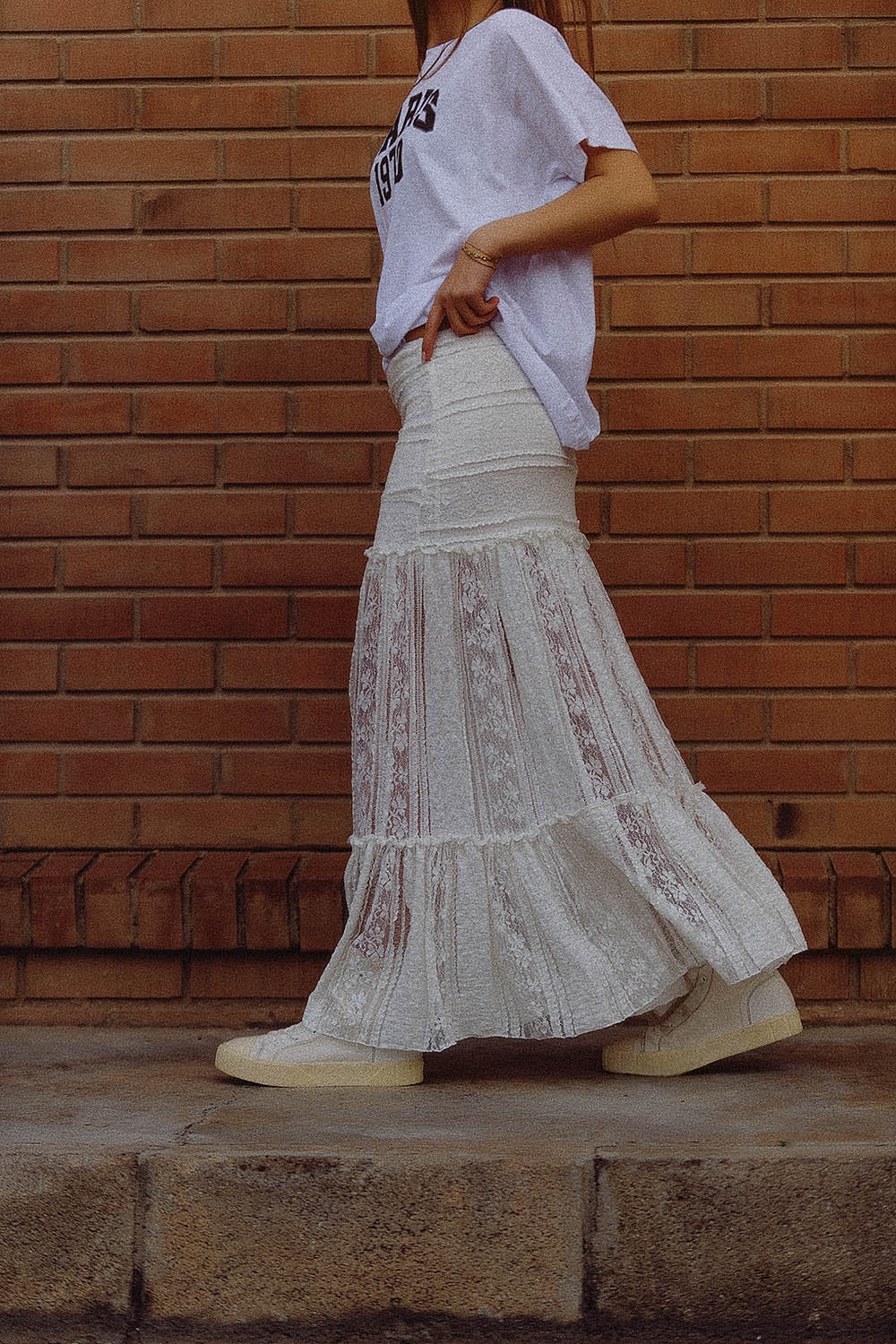 Long white lace skirt fitted at the waist | Just Cool Beans