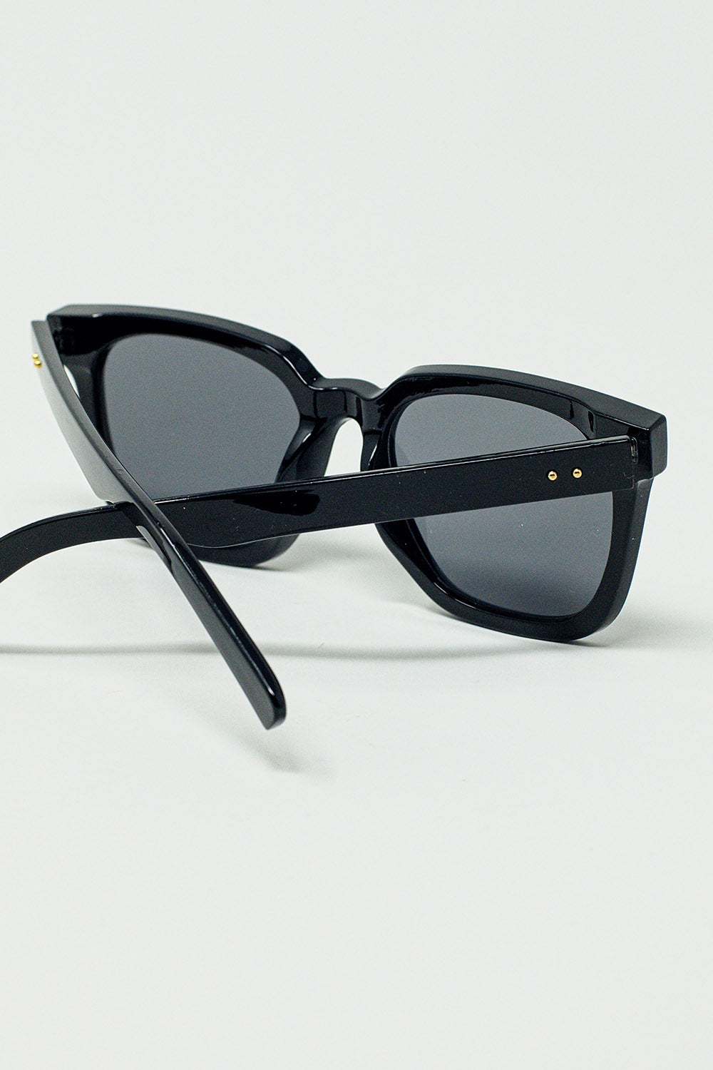 Square bevel frame sunglasses in black | Just Cool Beans