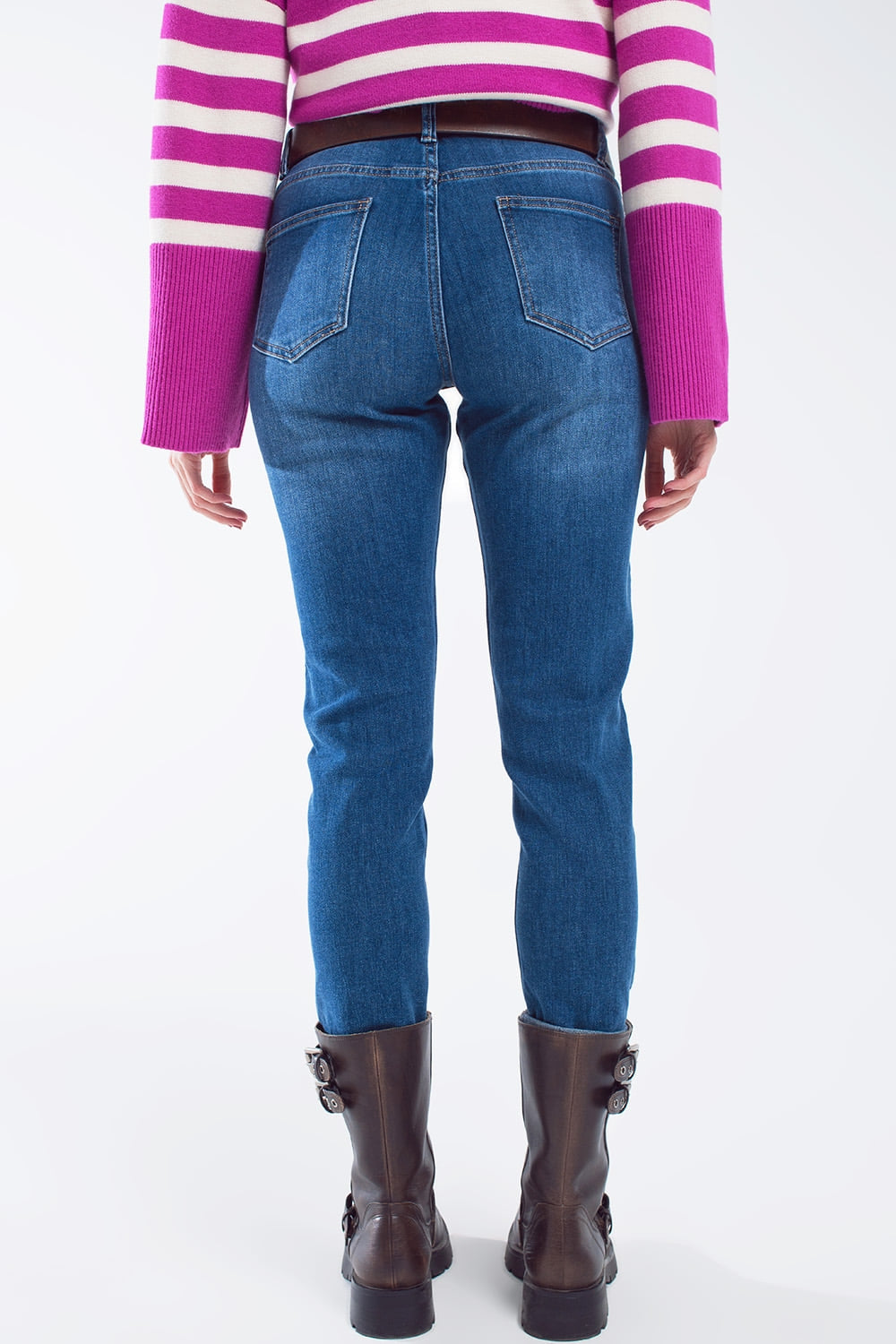 Basic Straigh Jeans With Side Pockets in Mid Wash