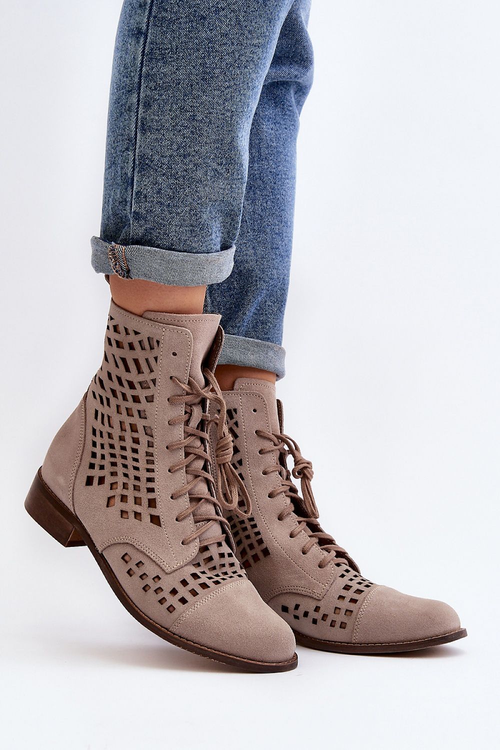  Boots model 193146 Step in style 
