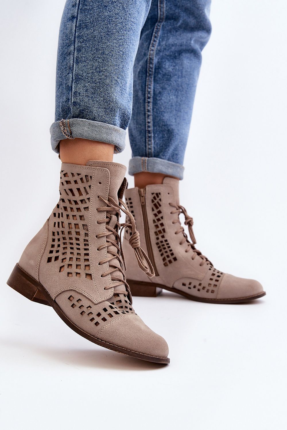 Boots model 193146 Step in style 