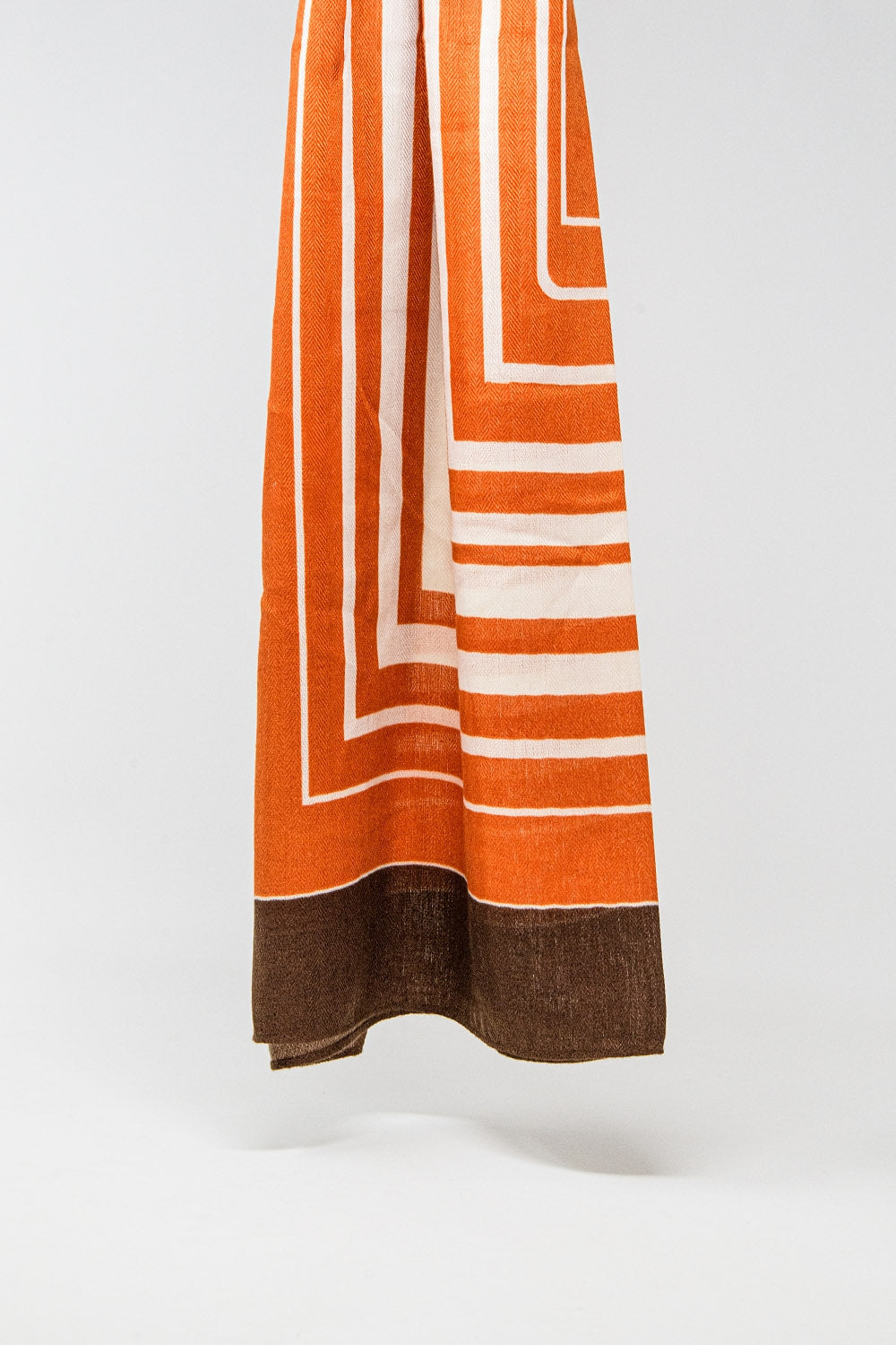 Red scarf in fine knit with geometric print | Just Cool Beans — necklaces | sweaters and jumpers