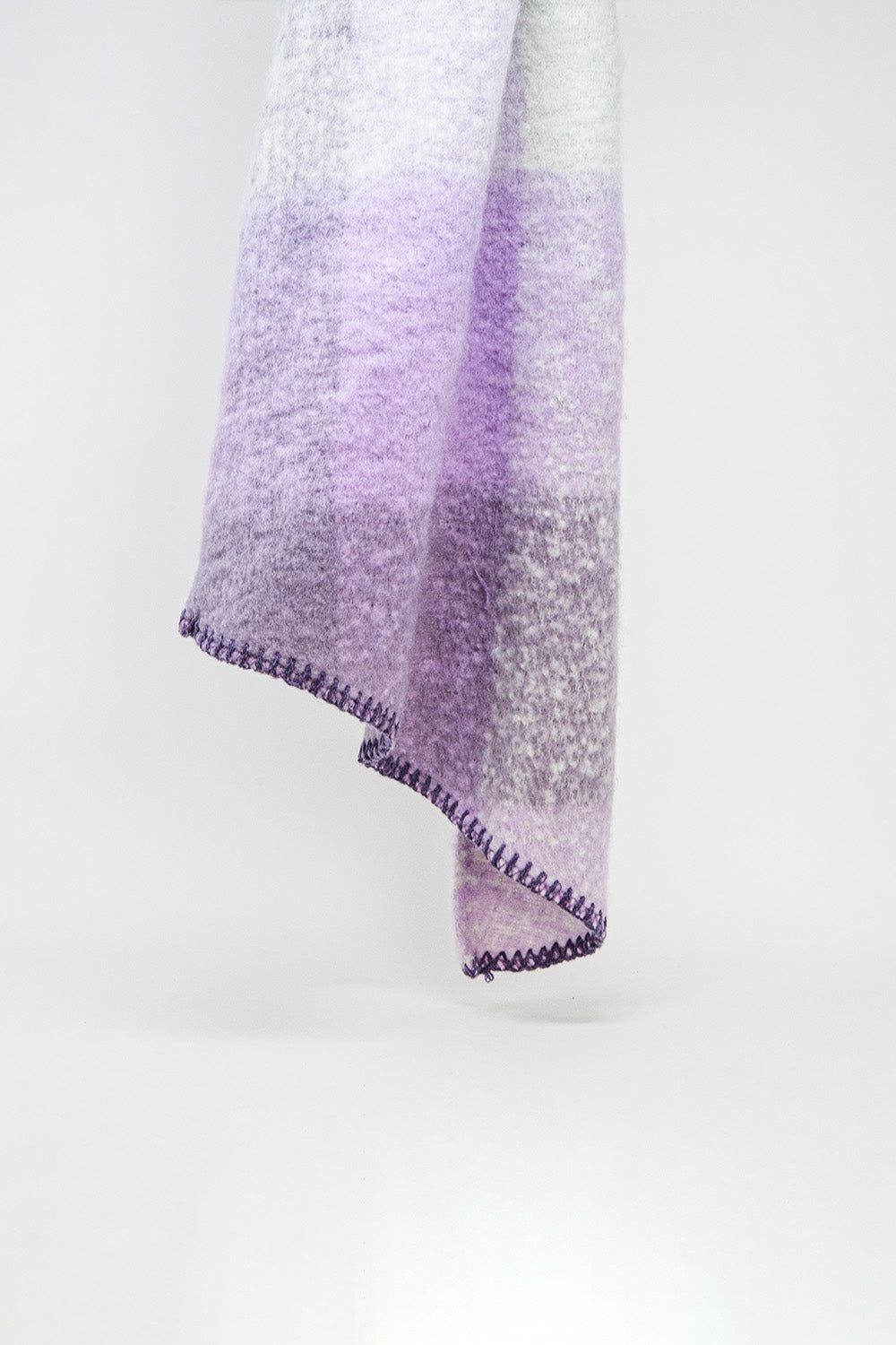 Q2 Scarf in beige and purple