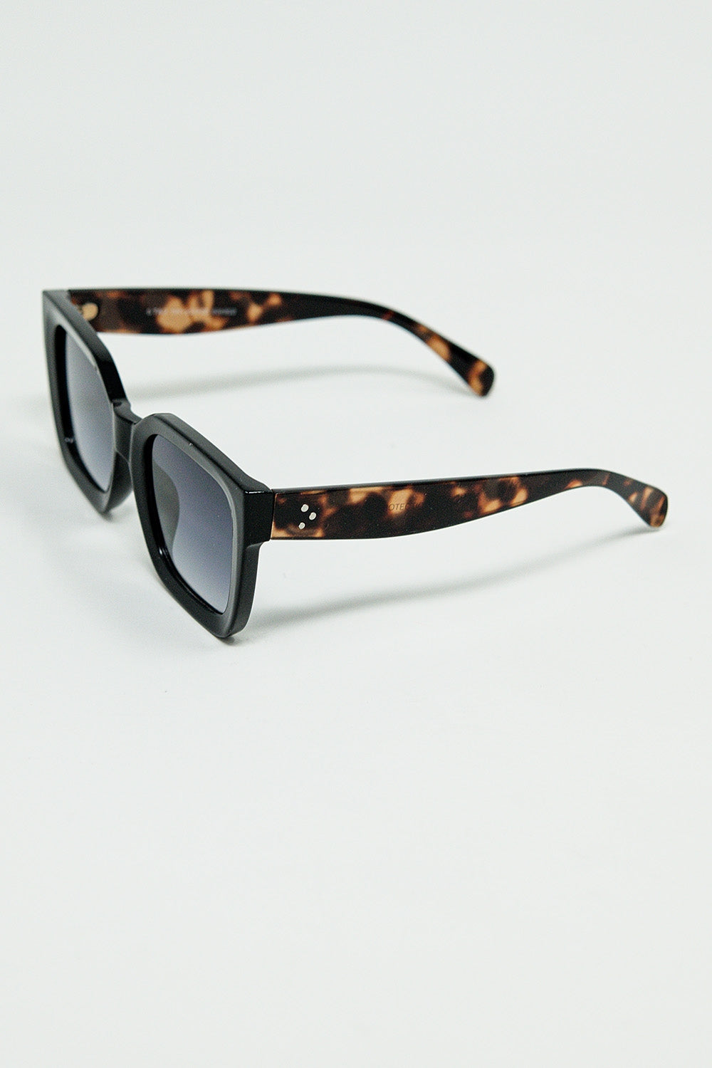 Square sunglasses with animal print on the side | Just Cool Beans