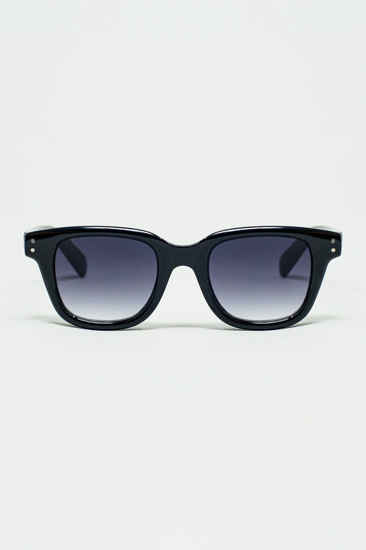 Q2 thick black delta square sunglasses