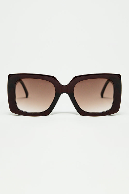Q2 vintage silhouette sunglasses with a subtle angled cat-eye in burgundy